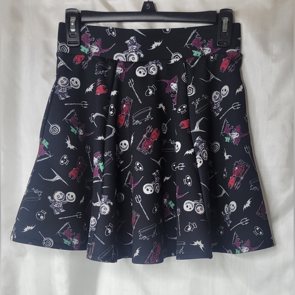 Hot Topic, The night before Christmas skirt - Picture 2 of 5